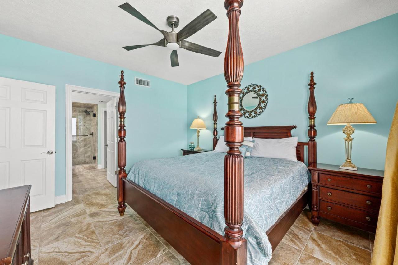 Apartment Treasure Island 1506 *