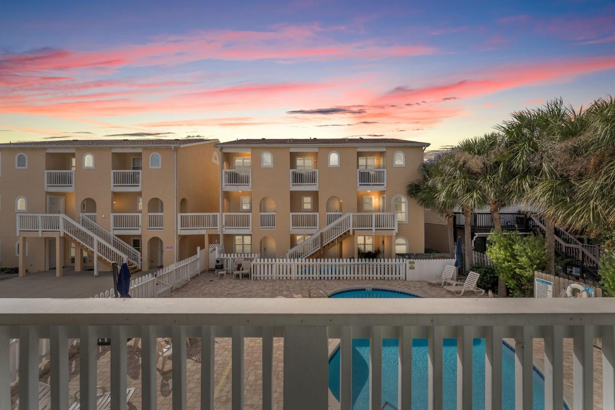 Apartment Treasure Island 1506 *