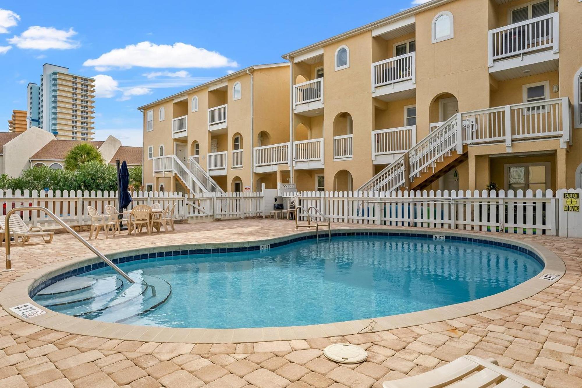 Apartment Treasure Island 1506